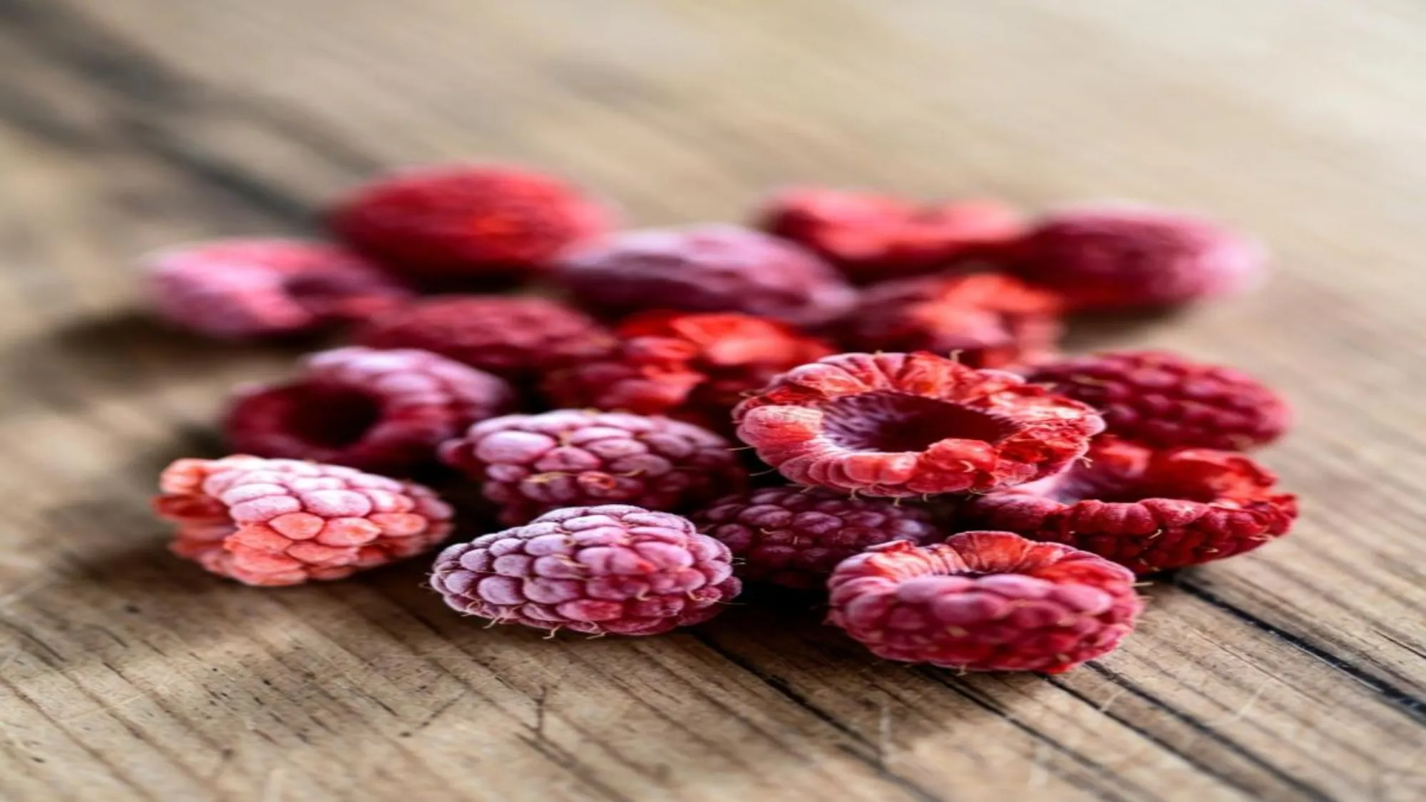 The Missing Raspberry Could Freeze-Dried Raspberries Be the Crunchy Super Snack Your Diet Is ...