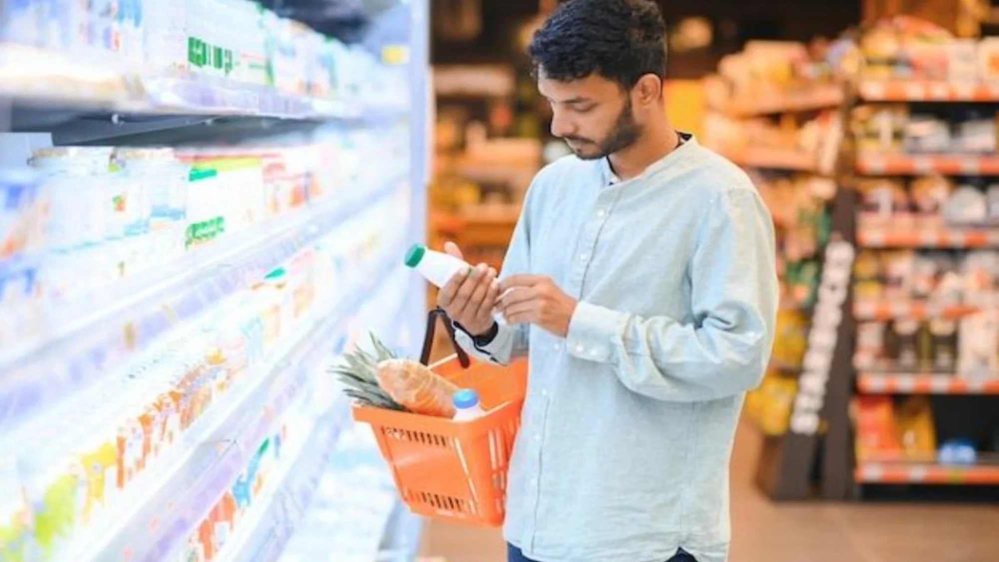 3 Things You Should Never Do at the Grocery Store, According to Experts